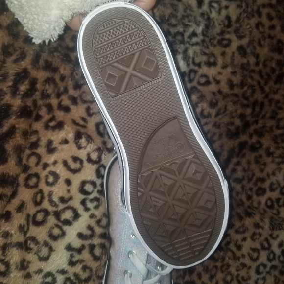 Converse SOLD - Picture 3 of 6